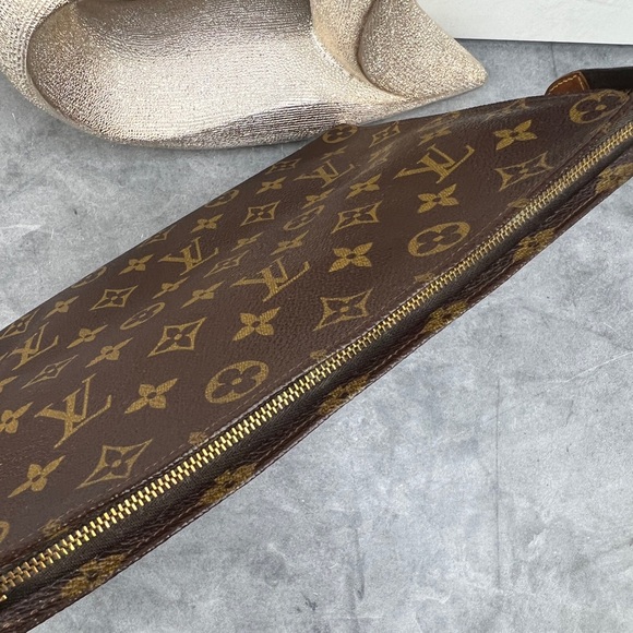 🌵Louis Vuitton Vintage Toiletey 26 Monogram🌵 - Picture 4 of 10